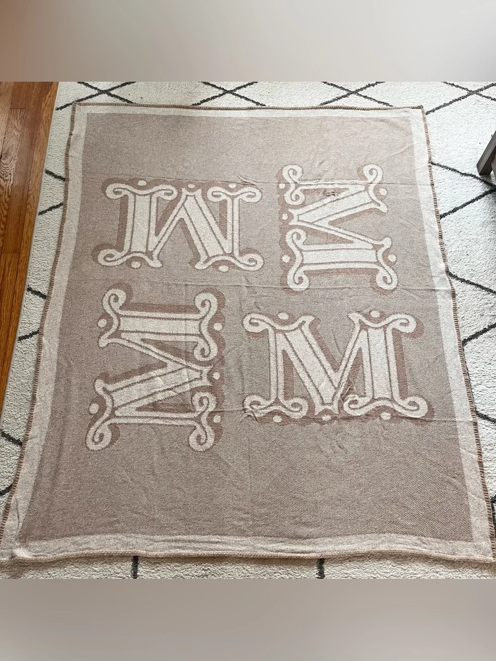 Max Mara Throw Blanket 50”x60” Beige and Cream Made in Italy Read* - Picture 1 of 7